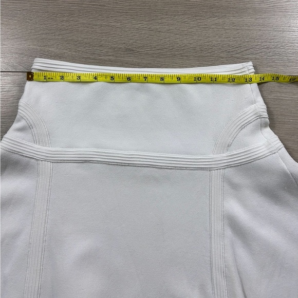 Diane Von Furstenberg White Knit Mini Skirt - Picture 11 of 12